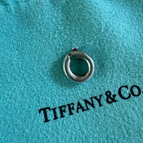 Tiffany Sterling silver clasping ring - Picture 1 of 3